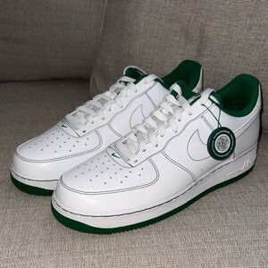 Men’s Nike Air Force 1 White and Green Sneakers